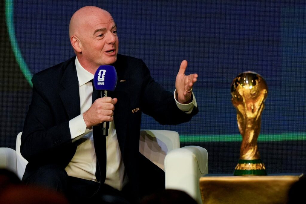 la FIFA annonce des billets à 51 euros, en réponse aux associations qui dénonçaient des tarifs « astronomiques »