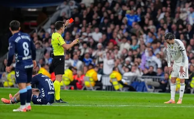 طرد ألفارو كاريراس (غيتي)