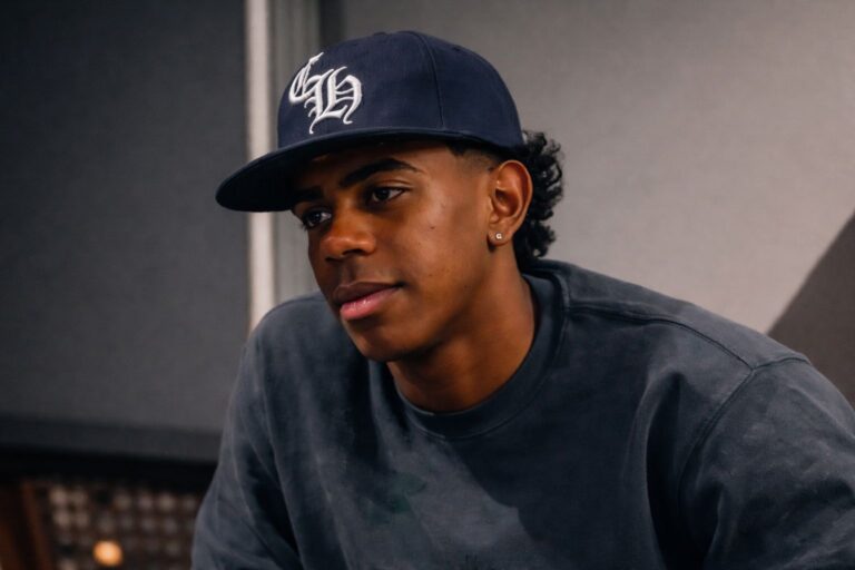 لامين يامال: المسجد يمنح شعورًا بالراحة والسكينة، بغض النظر عن الدين الذي تتبعه.