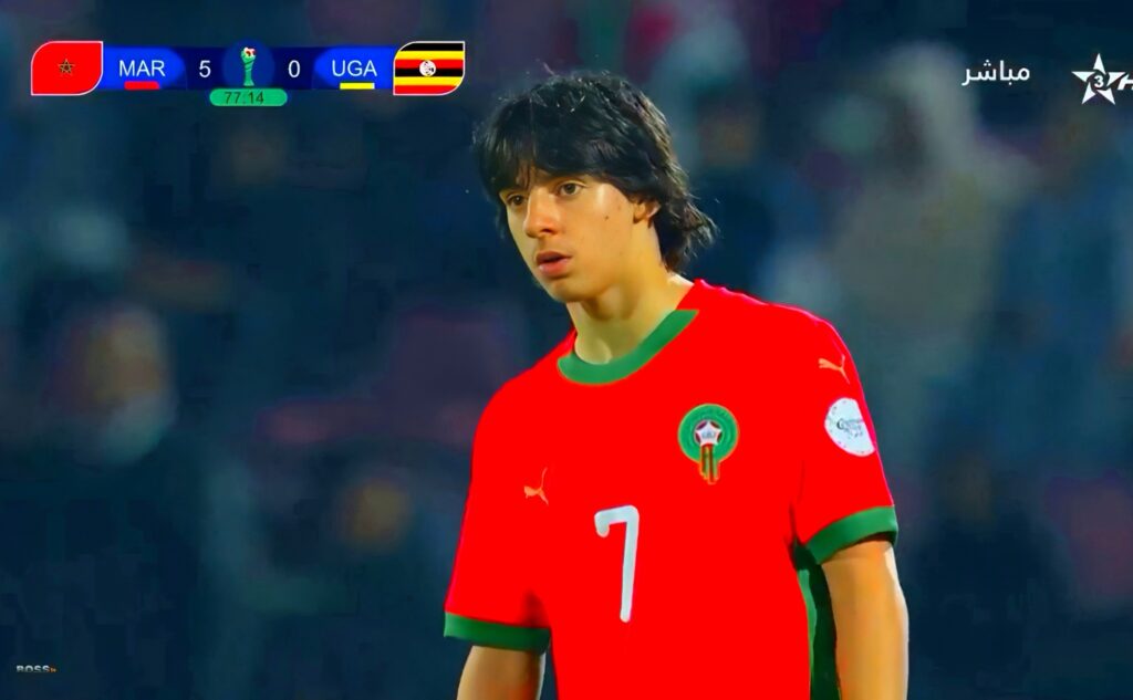 إبراهيم الرباج، نجم تشيلسي، يتألق بتسجيله هاتريك في شباك ليستر سيتي.