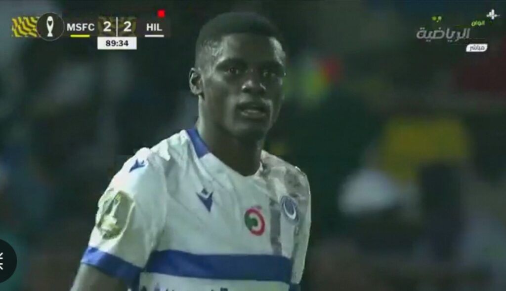 الهلال السوداني ينقصه عشرة لاعبين ويخوض المنافسات وسط ظروف معقدة وحرب تعصف بالبلاد.