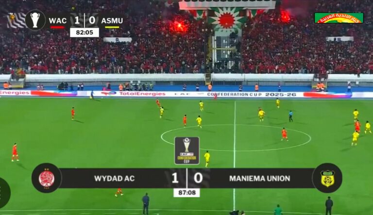 الوداد المغربي ينتصر على ماني بحضور زياش أمام 50 ألف مشجع في ملعب يجسد العالمية.