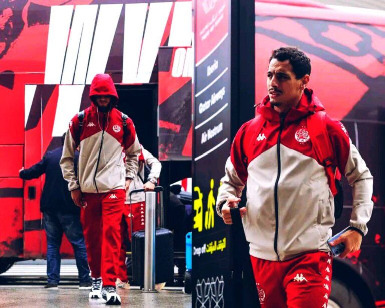 الناس ينتظرون هذه اللحظة بكل شغف، والأنظار تتجه نحو قطر لإحداث المفاجأة. تحفة مثيرة لا يمكن تفويتها!