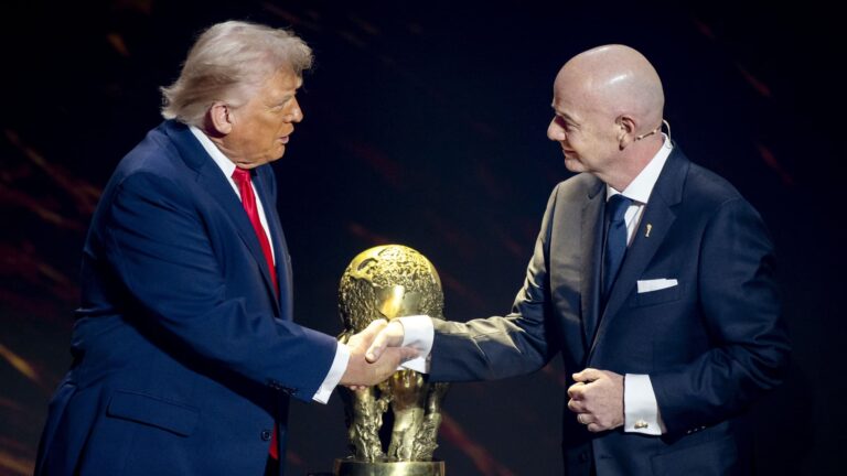 Donald Trump remettra le trophée au pays vainqueur