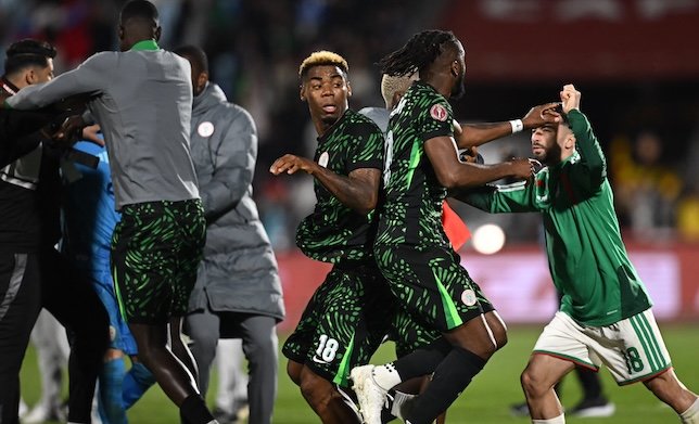 دون أي تسديدة على المرمى.. الإحصائيات تكشف تفوقًا نيجيريًا كاسحًا يفضح انهيار الجزائر في ربع النهائي
