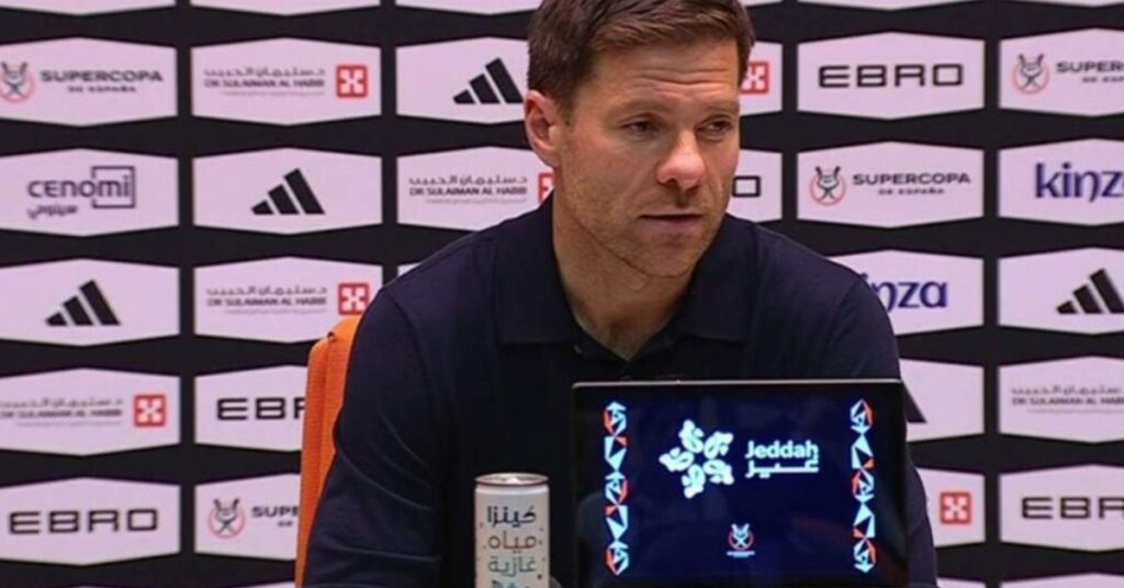 بعد التأهل إلي نهائي السوبر.. تشابي ألونسو يكشف عن مفاجأة قد تغيّر موازين مواجهة الكلاسيكو ضد برشلونة!