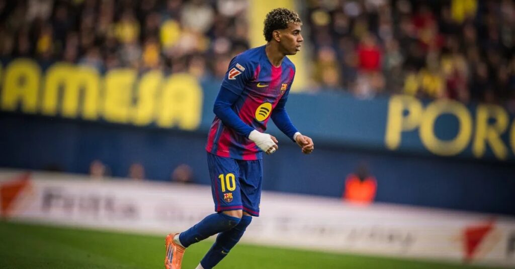 لامين يامال يثير الفوضى داخل غرفة ملابس برشلونة ويصر على استبعاد زميله من التشكيلة الأساسية!