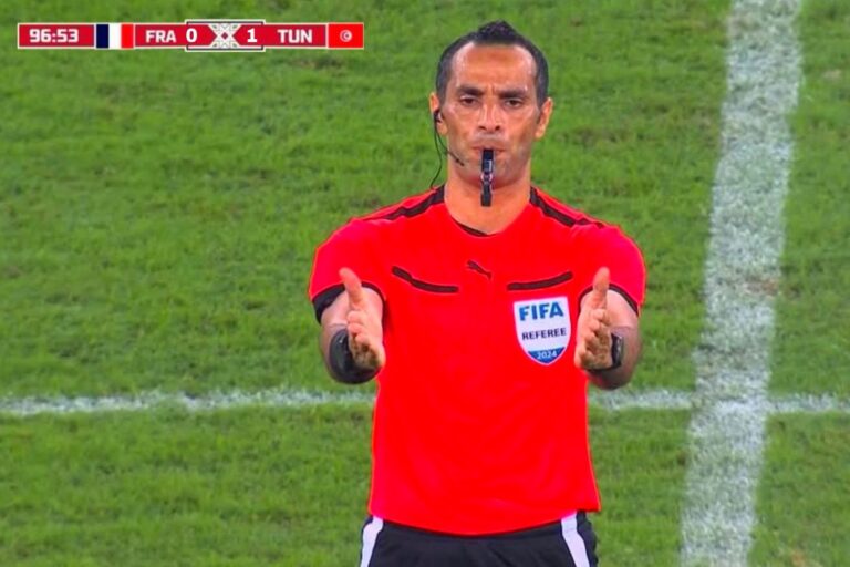الاتحاد الدولي لكرة القدم يختار الحكم الجزائري المتميز مصطفى غربال لإدارة المباراة المهمة.