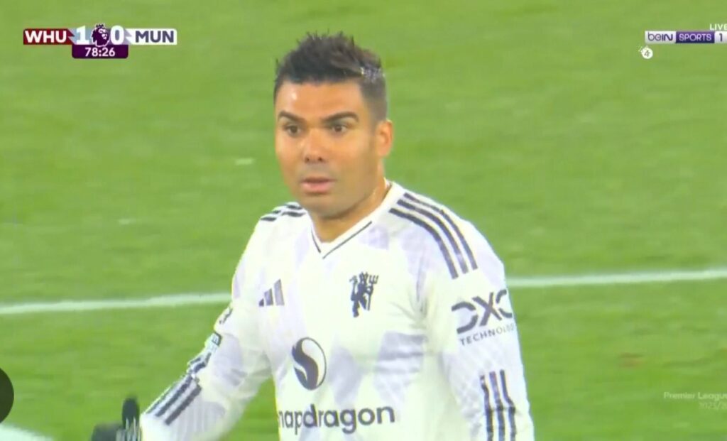 عشر دقائق فقط كانت تفصل مانشستر يونايتد عن الخسارة، بينما ظل المشجع فرانك يتألم من الإحباط.