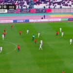 أربعون مليون مغربي يؤازرون أولمبيك آسفي، وخمسون مليون جزائري يدعمون اتحاد العاصمة ب fervor.