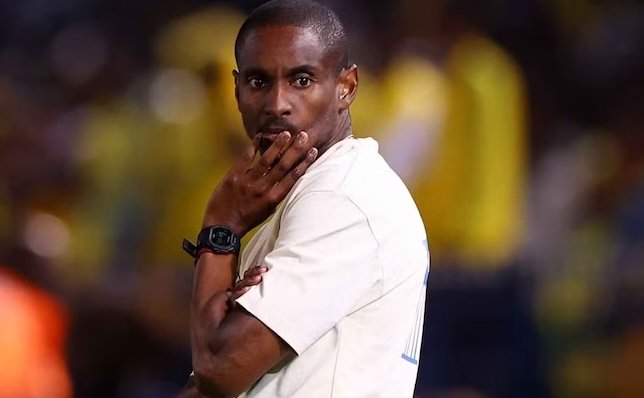 المدرب الجنوب أفريقي رولاني موكوينا (غيتي)