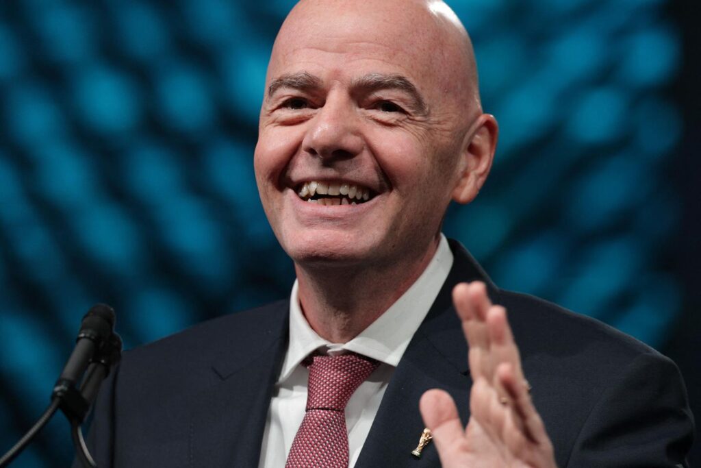 Gianni Infantino favorable à la réintégration de l’équipe nationale et des clubs russes dans les compétitions de football