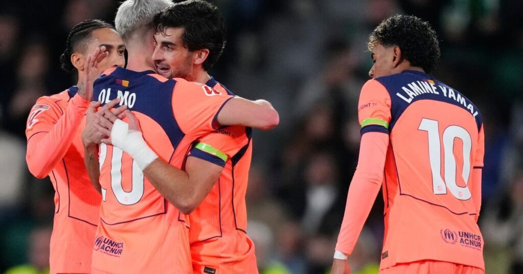 برشلونة يعزز الصدارة بثلاثية أمام إلتشي… فليك يشيد بثنائي الحسم ويصب غضبه على مهاجم الفريق