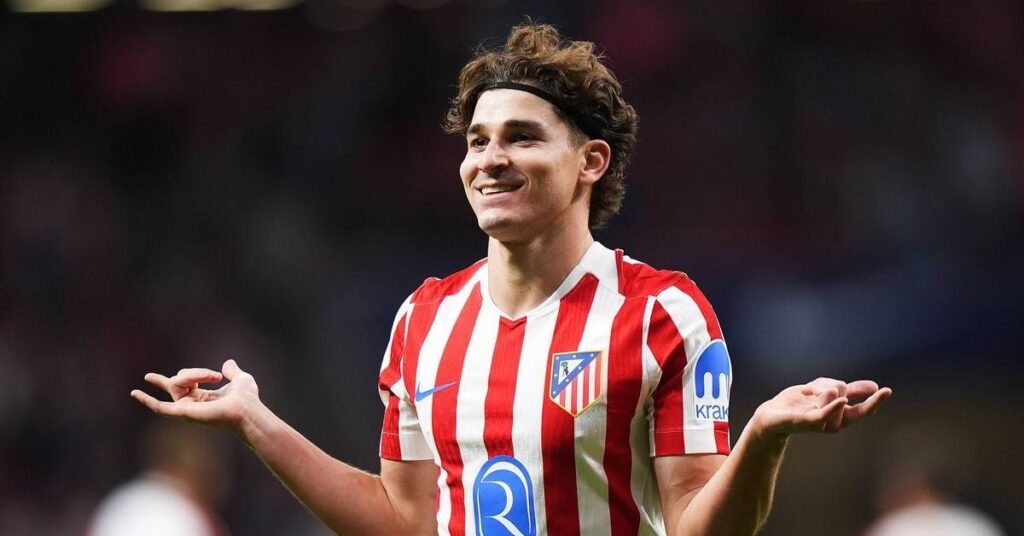 مفاجأة كبرى في سوق الانتقالات.. جوليان ألفاريز يلمح إلى برشلونة ويشعل المنافسة الصيفية!