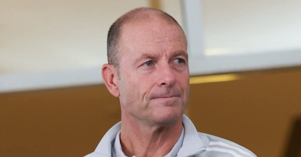 صدمة كبرى في الأهلي.. باريس سان جيرمان يرصد التعاقد مع جوهرة المارد الأحمر وموعد رحيل ييس توروب يقترب